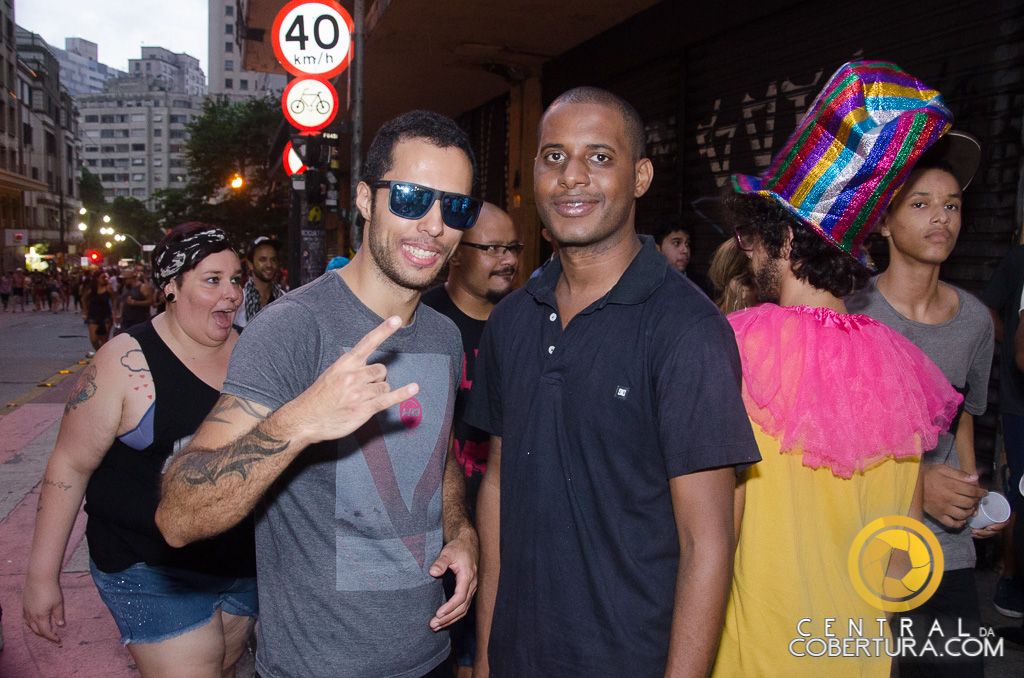 Bloco Quero Morrer Amigo do Metallica E Desmanche