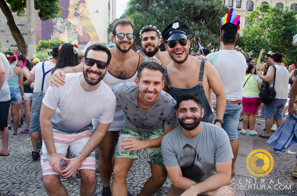 Desfile do Bloco Domingo Ela Não Vai - 2017