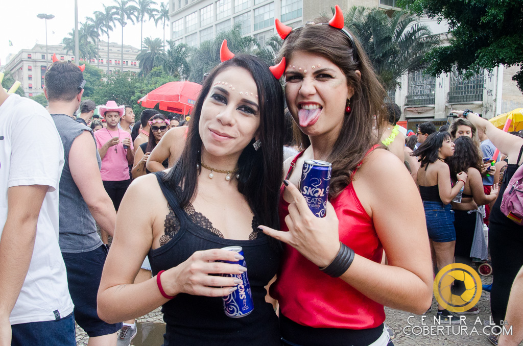 Desfile do Bloco Domingo Ela Não Vai - 2017