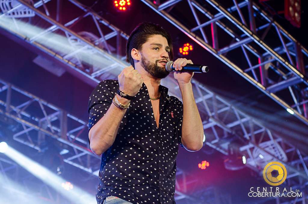 Festival sertanejo com Munhoz & Mariano e Paula Mattos