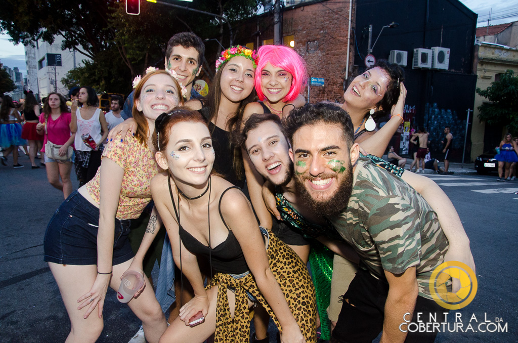 Bloco Agrada Gregos