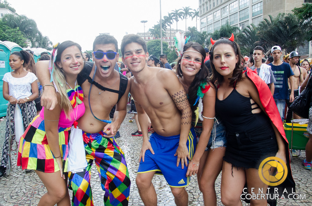 Desfile do Bloco Domingo Ela Não Vai - 2017