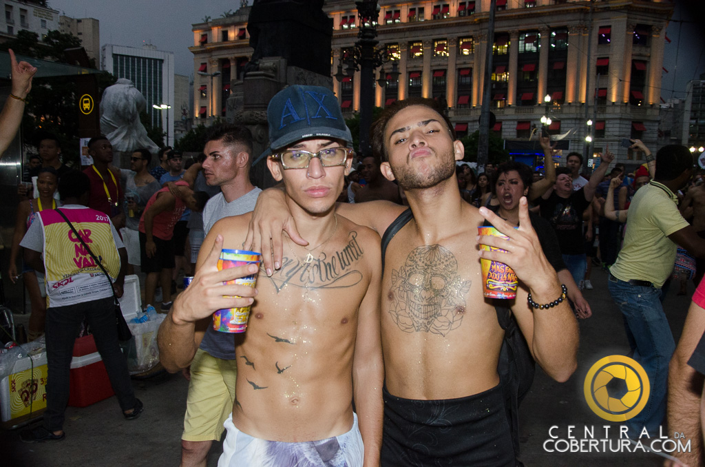 Bloco Quero Morrer Amigo do Metallica E Desmanche