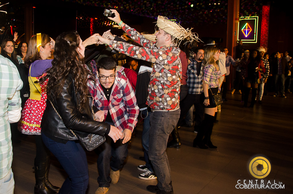 Villa country realiza Quadrilha Junina da imprensa